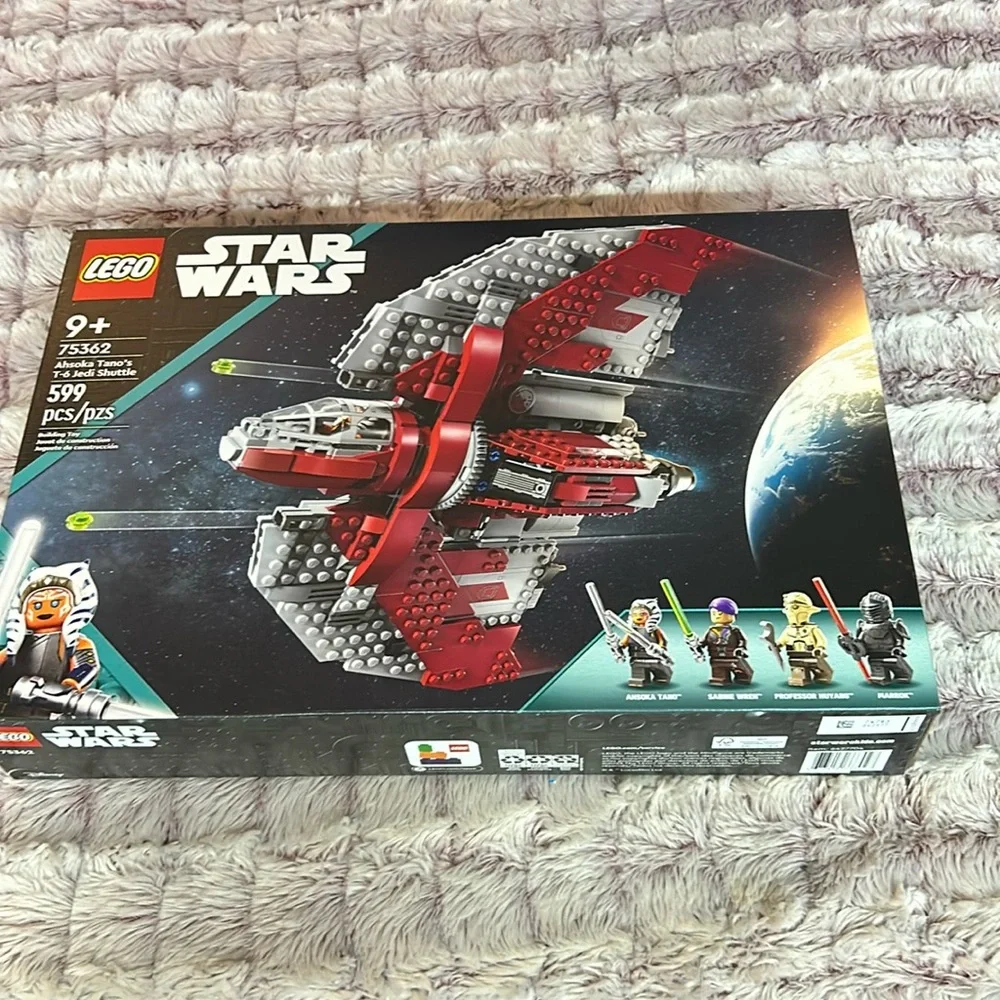 LEGO Star Wars Ahsoka Tano’s T-6 Jedi Shuttle, Star Wars Playset 75362